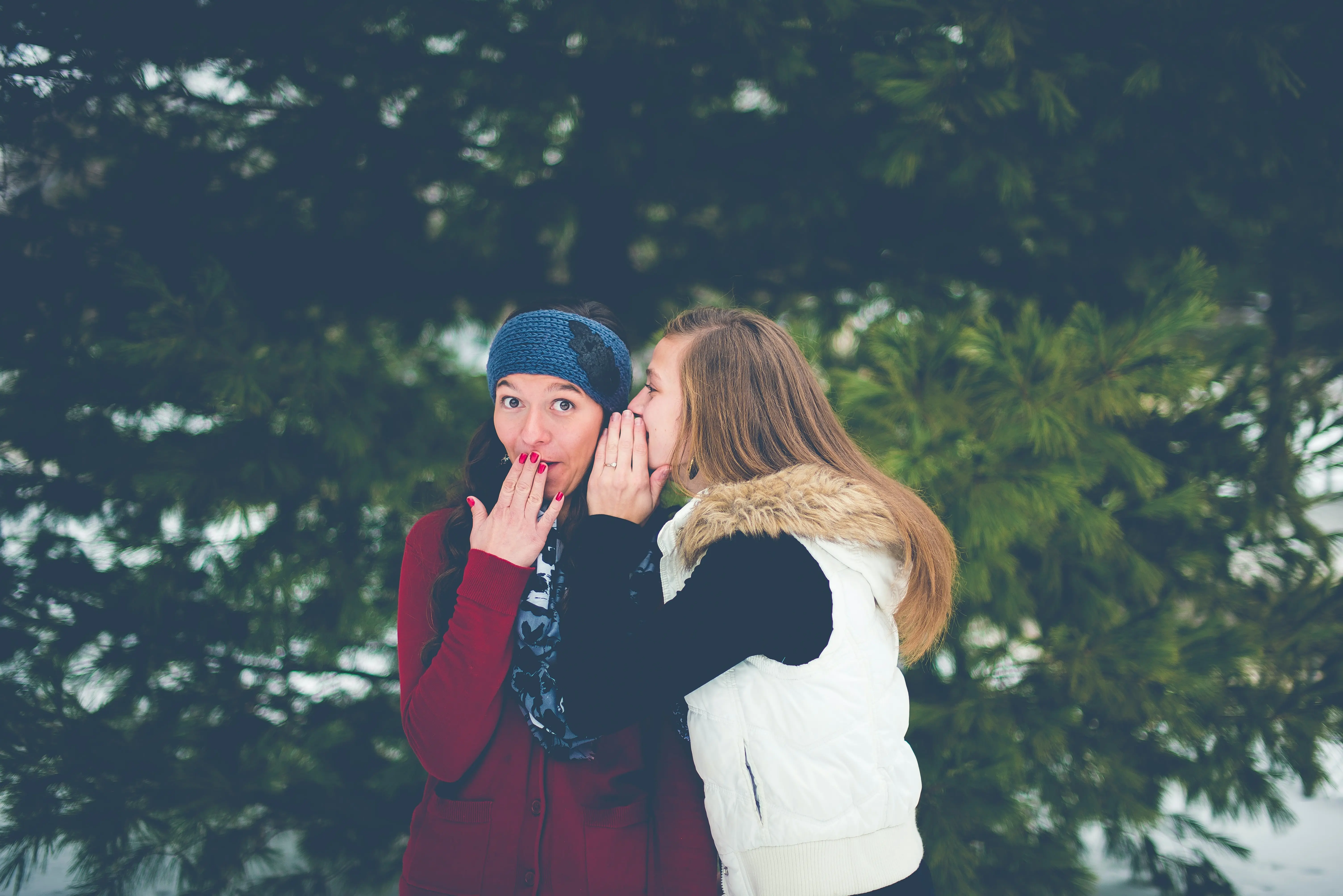 two-girls-autumn-chatting-conversation-forest-happy